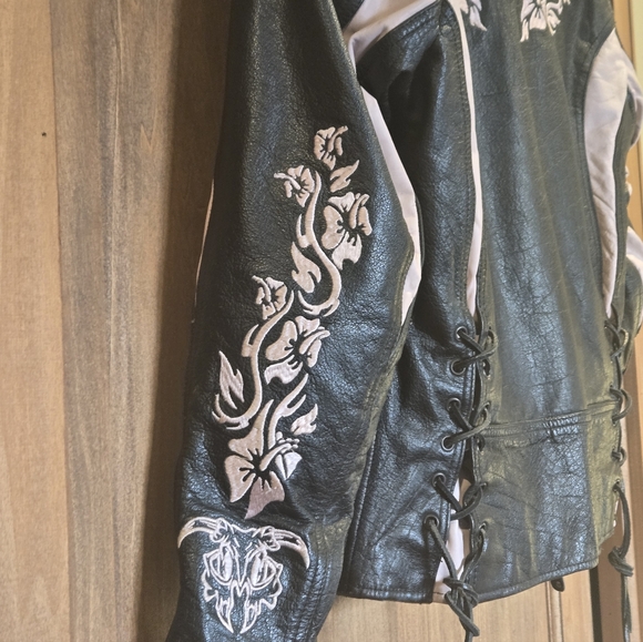 Xelement Womens Leather Biker Jacket EUC! - Picture 3 of 7